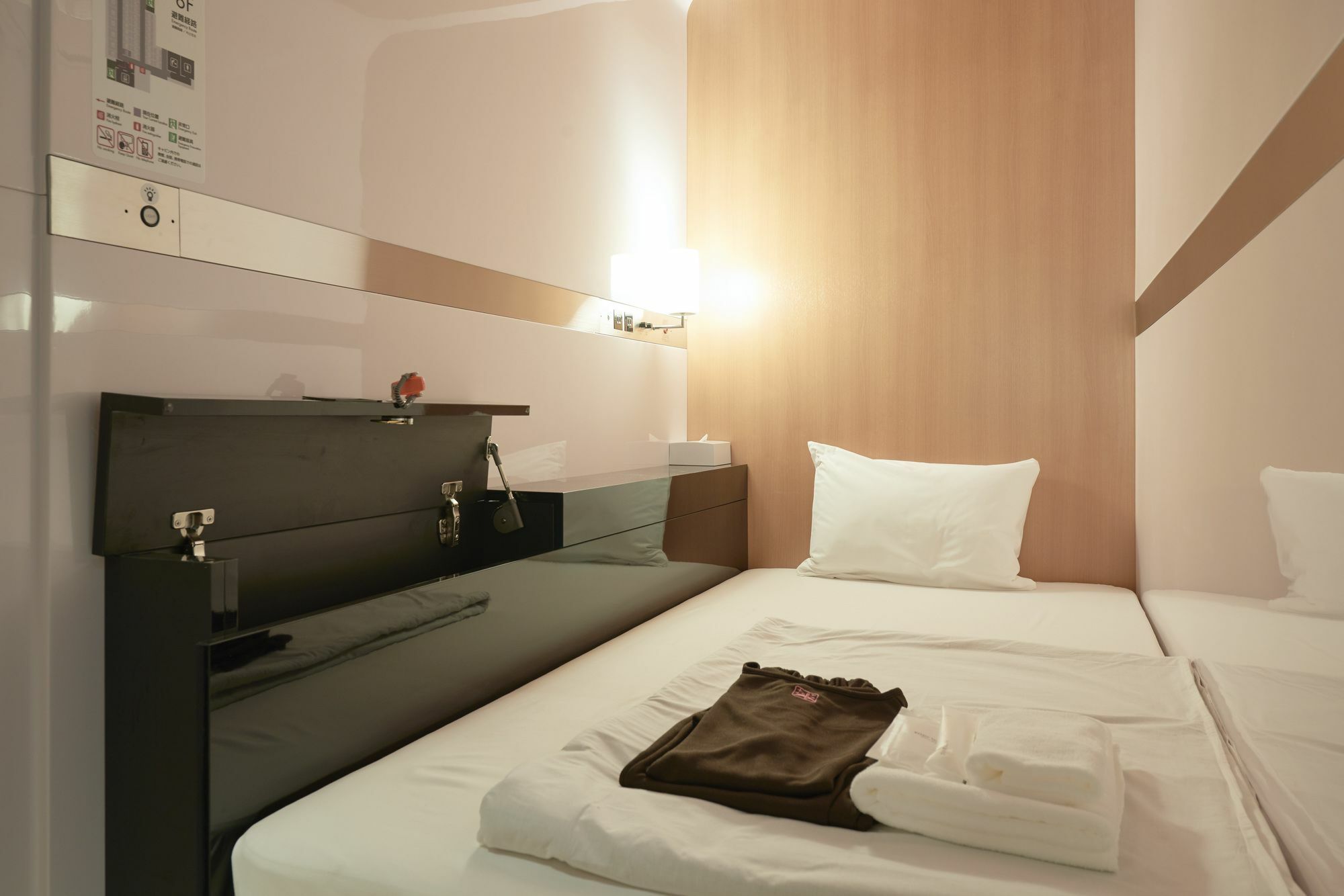 First Cabin Kyoto Arashiyama Екстер'єр фото